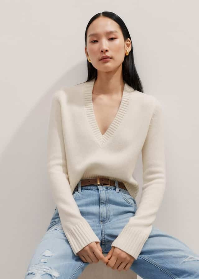 Cashmere Low V-Neck Crop Sweater