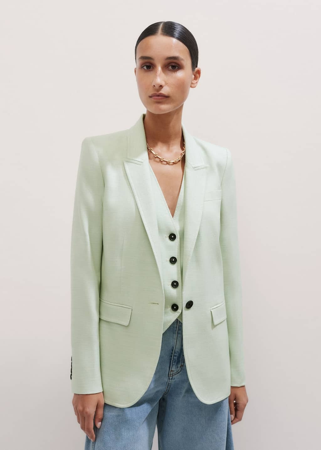 Lightweight Sharp Shoulder Blazer